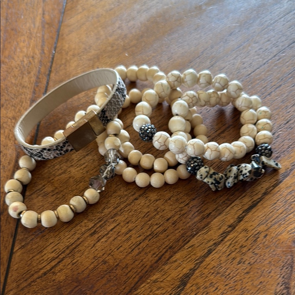 Elegant Beige Beaded Bracelet Set